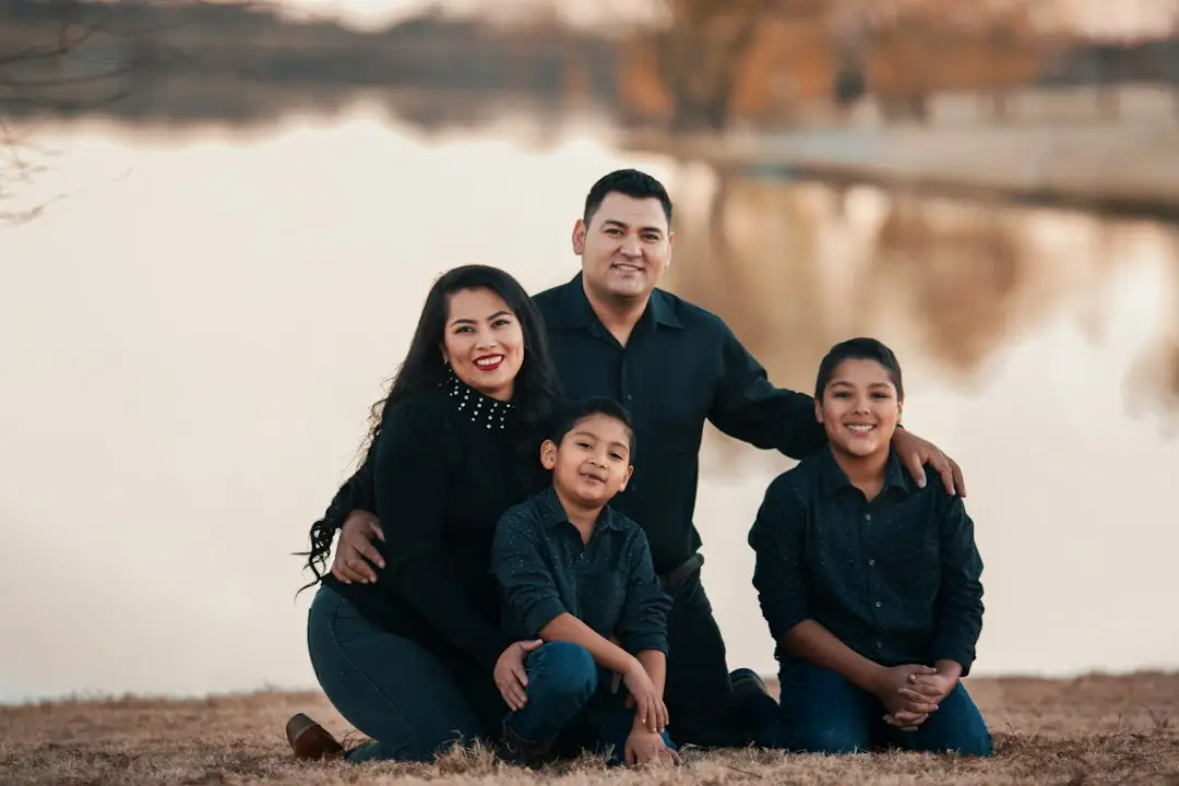 A smiling couple on Latinx AIDS Awareness Day